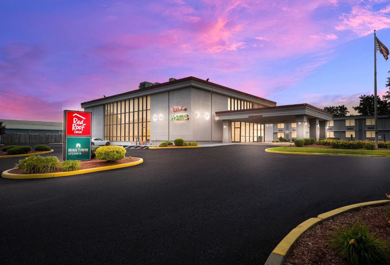 Hometowne Studios By Red Roof Painted Post Exterior foto